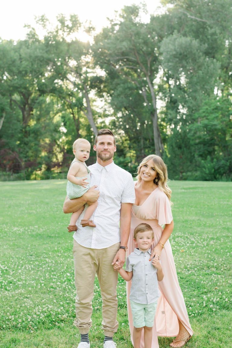 Spring Family Photo Outfit Ideas Coordinated Styles For Memorable Moments